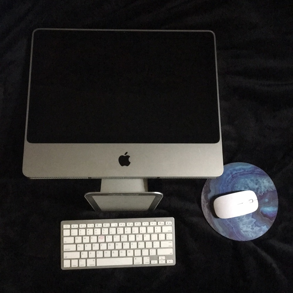 Mac Computer - Picture 1 of 5